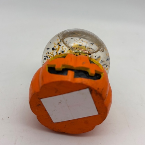 Disney Parks WDW Winnie the Pooh and Friends Pooh Halloween Mini Snow Globe - Picture 8 of 10